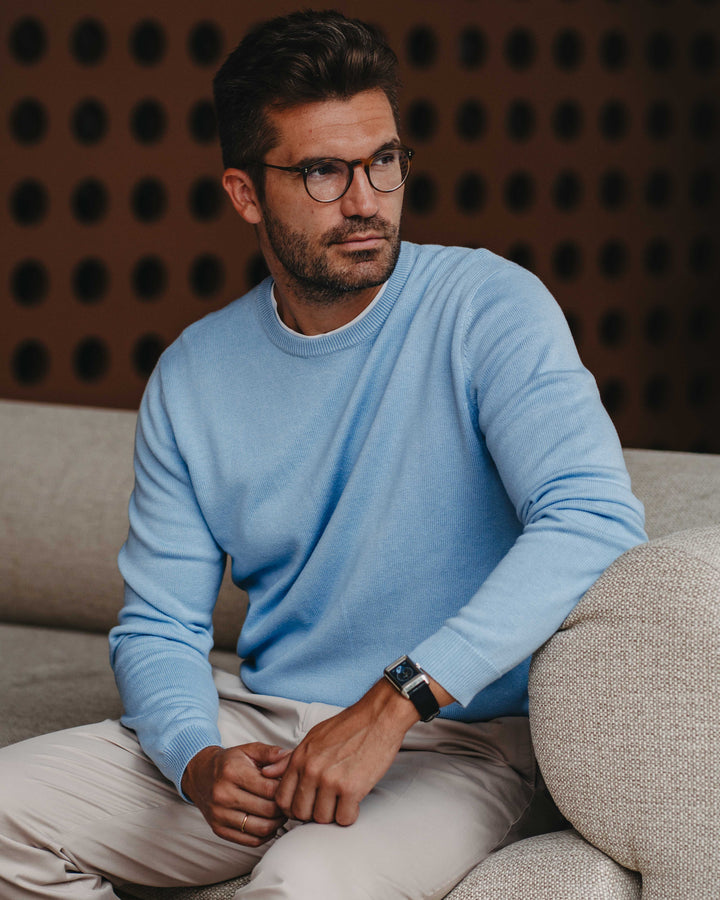 Leichter Pullover in Hellblau